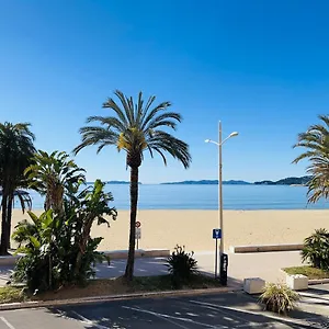  Appartement T2 Front De Mer 2pers 1 Minute De La Plaget2 De 44 M2 Plus Terrasse 16m2 , Vue Mer Panoramique Et En Face De La Plage Cet Refait A Neuf Beneficie D'un Confort Et D Un Equipement Optima Cet Est Ideal Pour 2 Personnes Avec Sa Ch